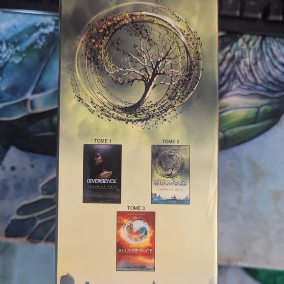 Divergence Trilogy Book Set - Picture 3 of 4